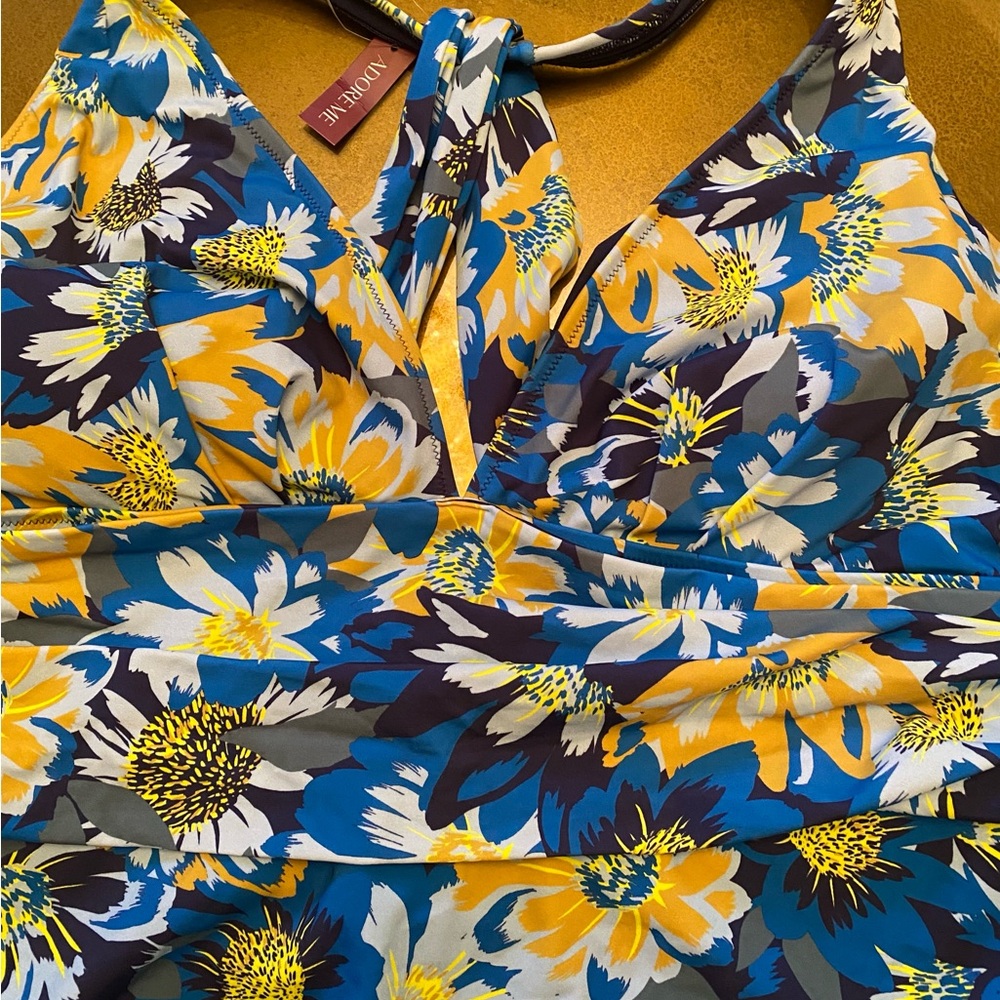 Plus sized swimsuits—all 3! - Picture 7 of 16